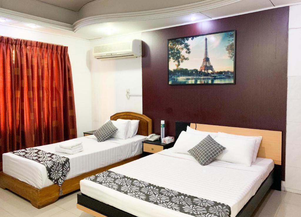 Hotel Tropical Daisy Dhaka Esterno foto
