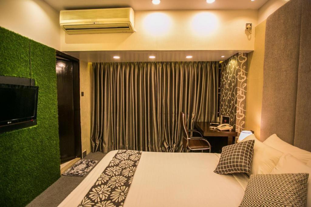 Hotel Tropical Daisy Dhaka Esterno foto