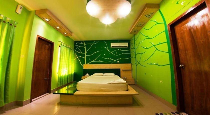 Hotel Tropical Daisy Dhaka Esterno foto