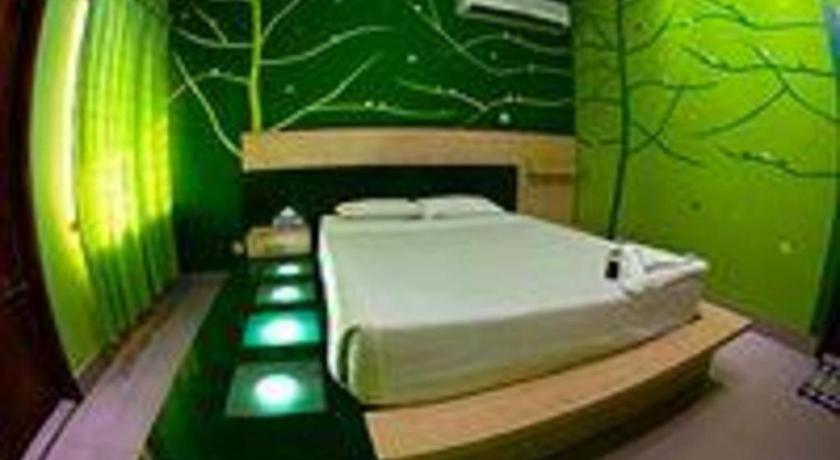 Hotel Tropical Daisy Dhaka Esterno foto